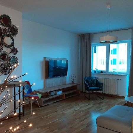 Bright, Modern & Cozy Apartment ทูซลา ภายนอก รูปภาพ