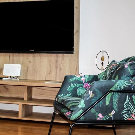 Bright, Modern & Cozy Apartment ทูซลา ภายนอก รูปภาพ