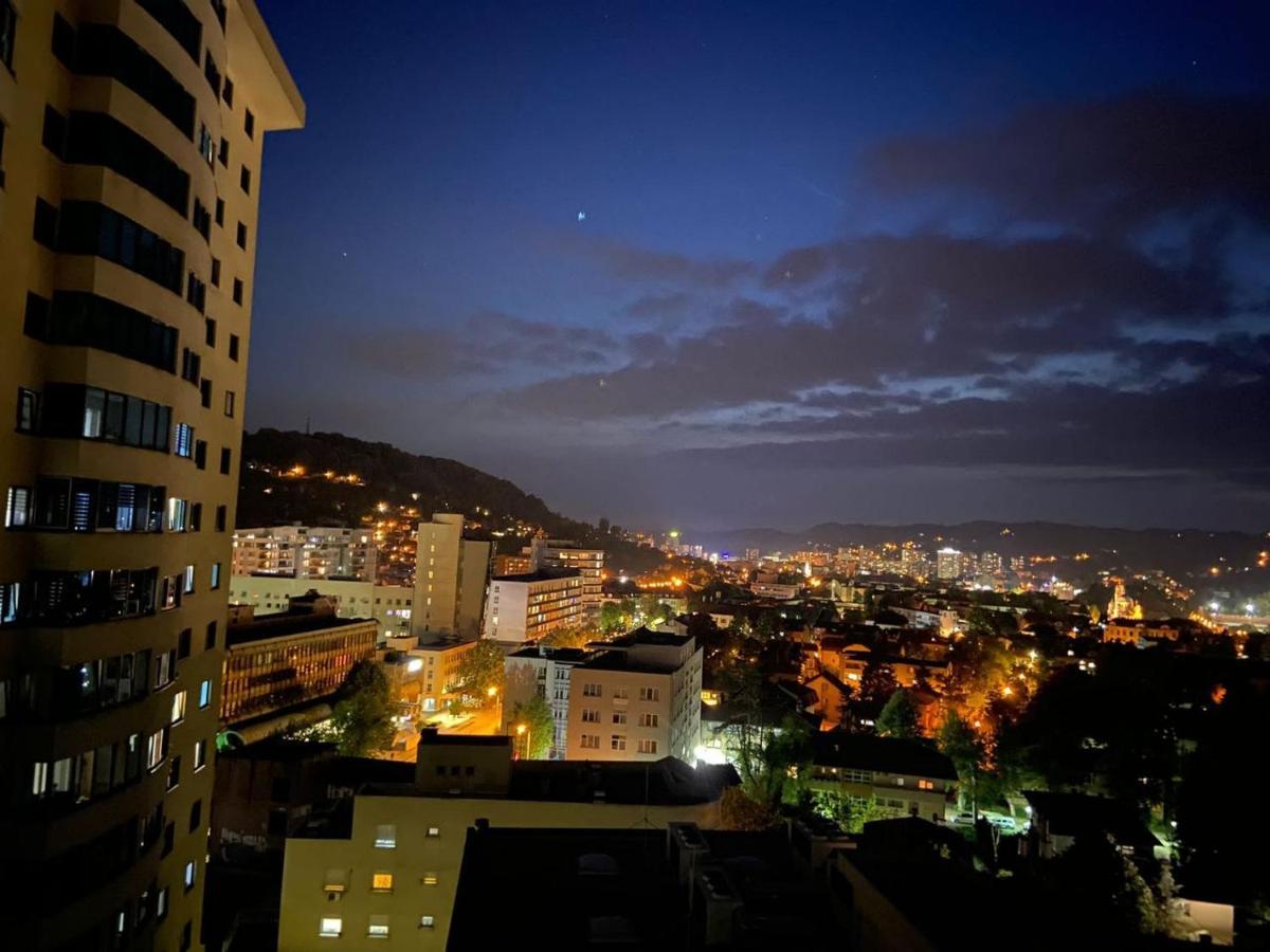 Bright, Modern & Cozy Apartment ทูซลา ภายนอก รูปภาพ