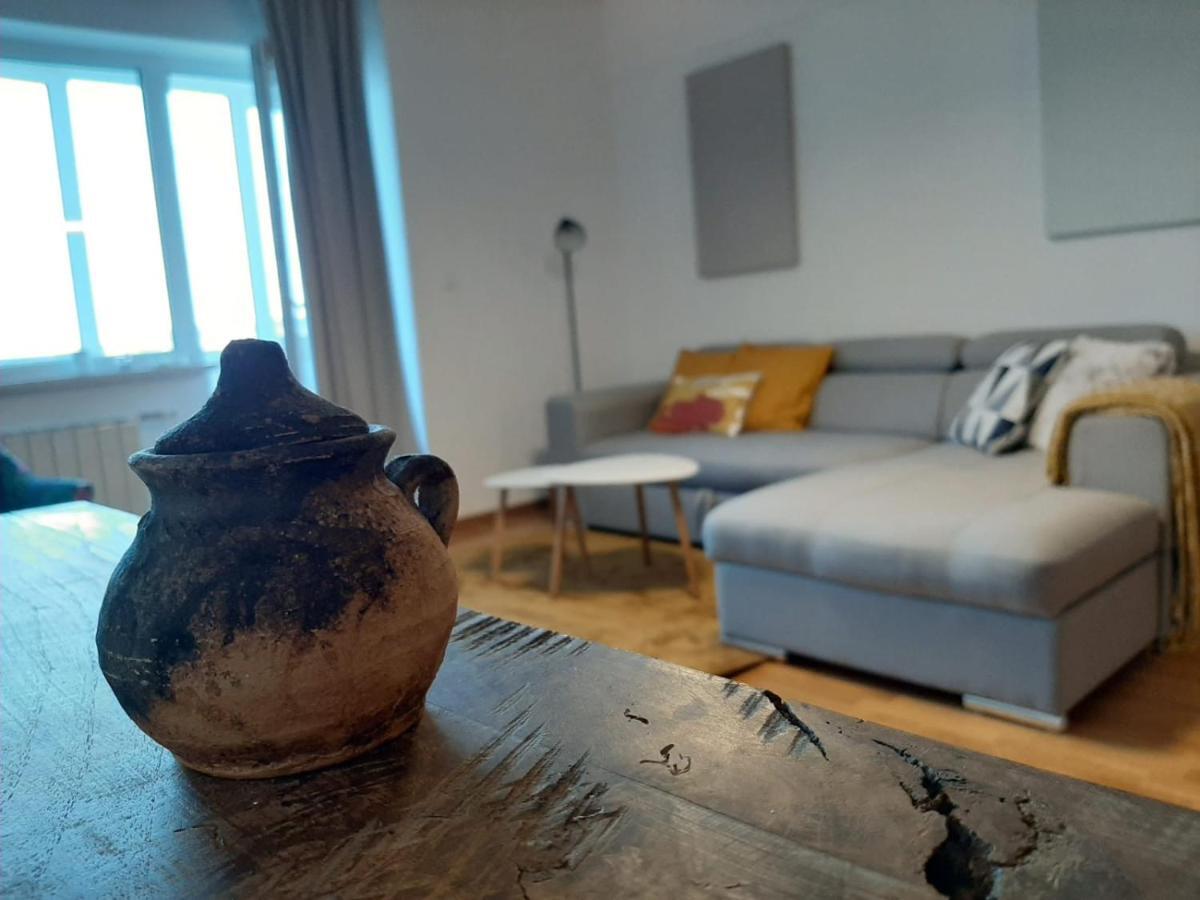 Bright, Modern & Cozy Apartment ทูซลา ภายนอก รูปภาพ