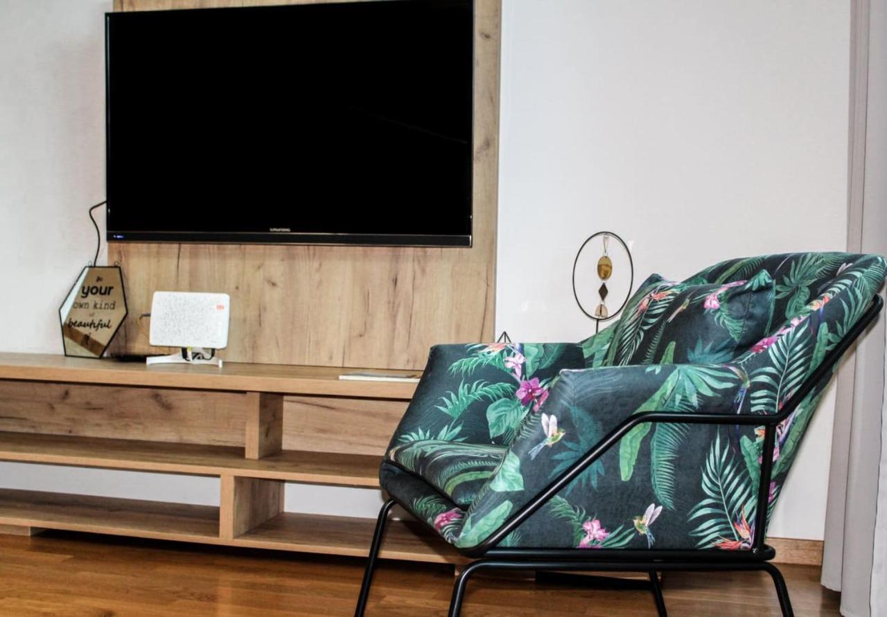 Bright, Modern & Cozy Apartment ทูซลา ภายนอก รูปภาพ