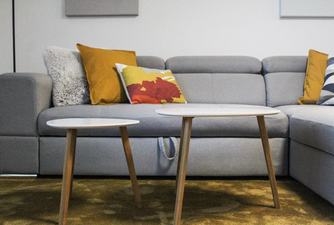 Bright, Modern & Cozy Apartment ทูซลา ภายนอก รูปภาพ
